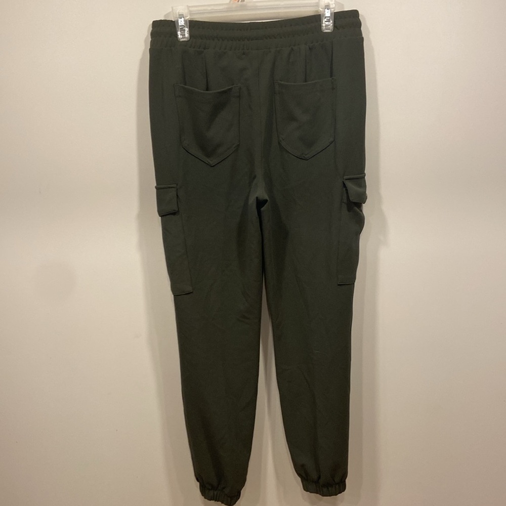 Green pants - Picture 4 of 5